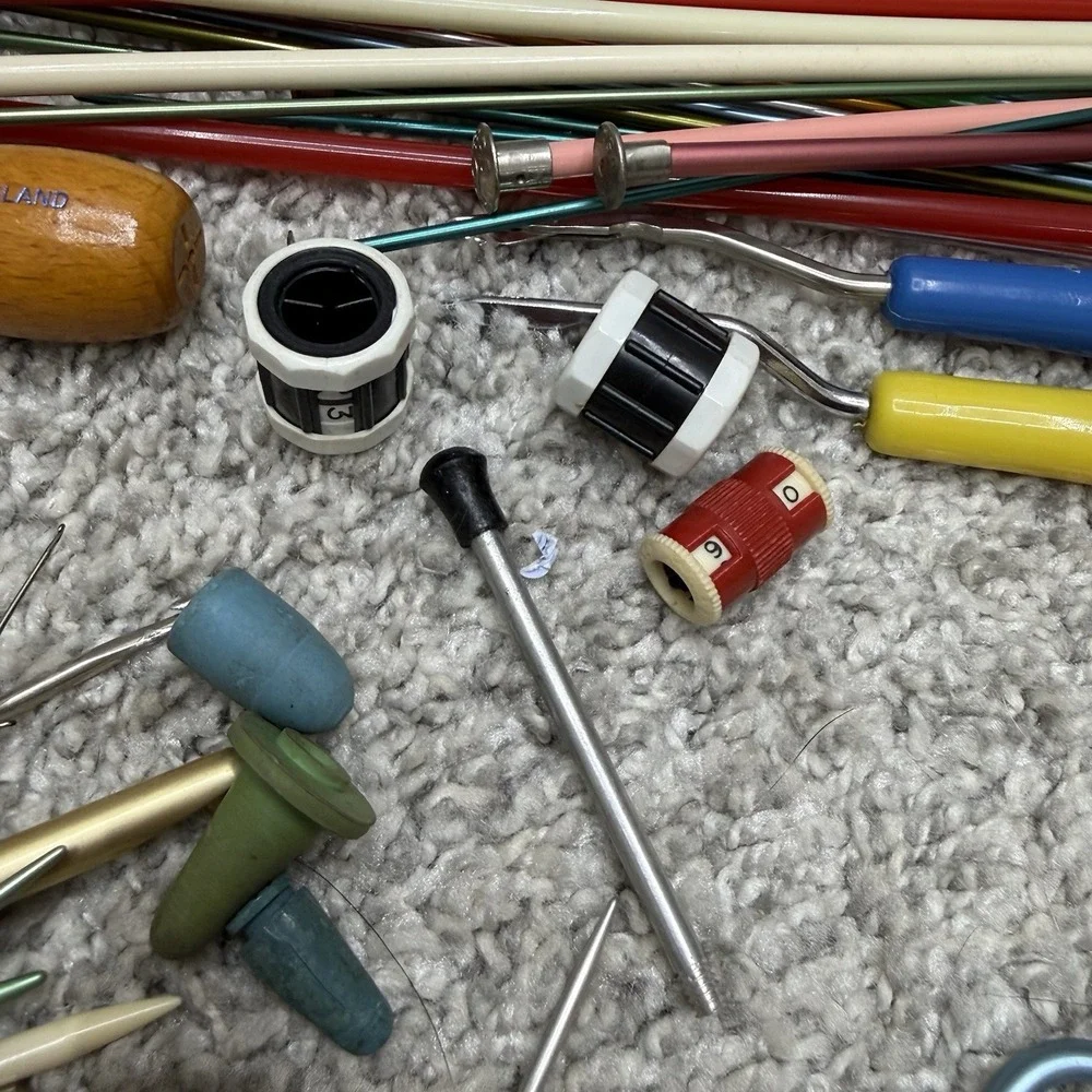 HUGE LOT ‎ crochet knitting needles hooks metal wood plastic  (READ)